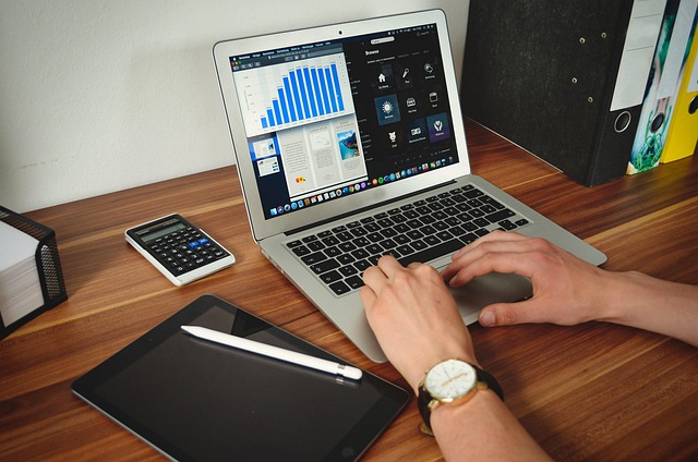 1745646708110705.jpg student-5224082_640.jpg